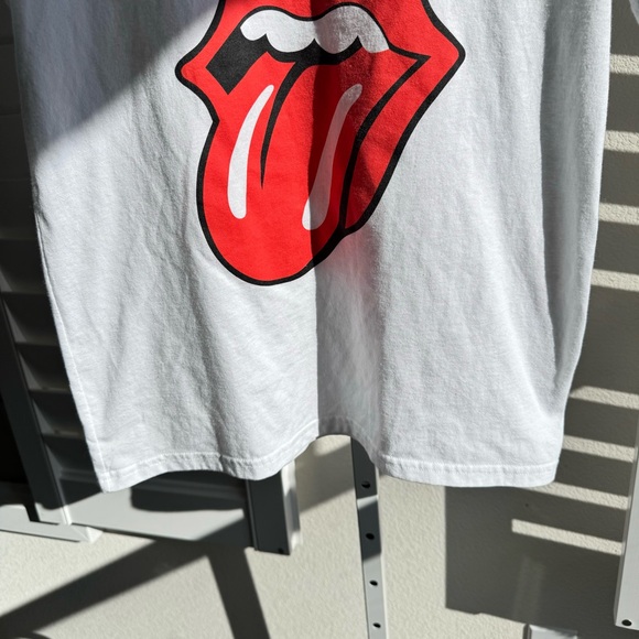 Graphic tee. Size M - Picture 3 of 5